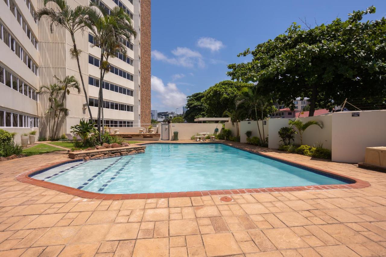 24 Sea Lodge - Sea Viewing Apartment Durban Bagian luar foto