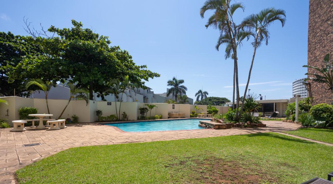 24 Sea Lodge - Sea Viewing Apartment Durban Bagian luar foto